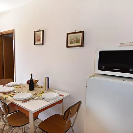 Apartman In Der Naehe Des Strandes By Interhome Bašanija